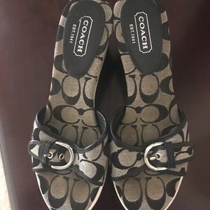 Coach wedge flip flop women’s shoes (Size 8 1/2)